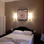 Astoria Hotel 2*