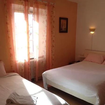 Astoria فندق